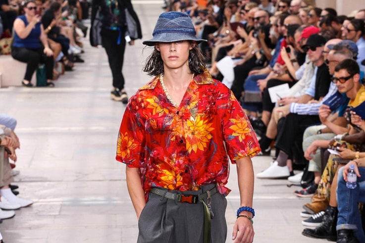 見る者をトロピカルな世界へと誘った Louis Vuitton の2018年春夏コレクション