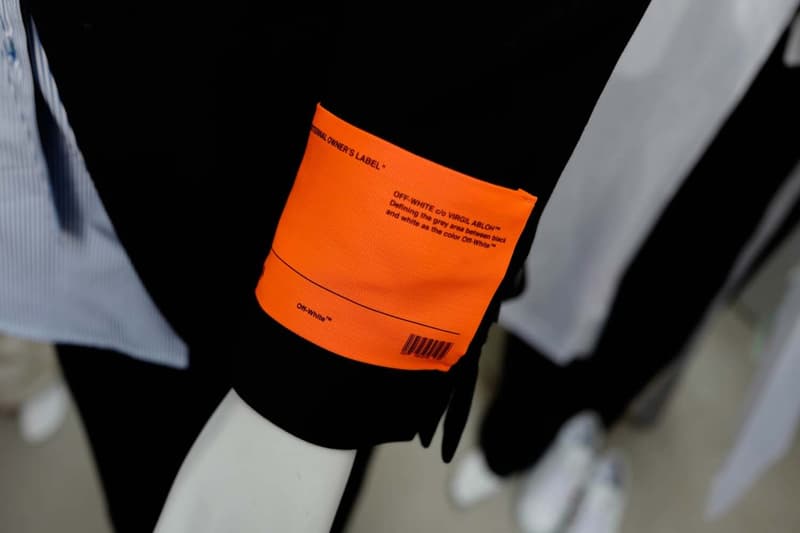 OFF-WHITE™ x Vans による初コラボフットウェアはパリにてお披露目