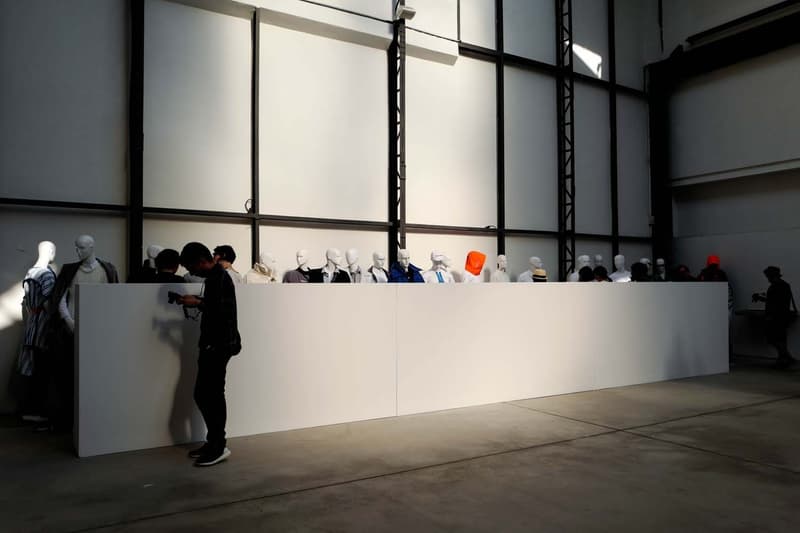 OFF-WHITE™ x Vans による初コラボフットウェアはパリにてお披露目