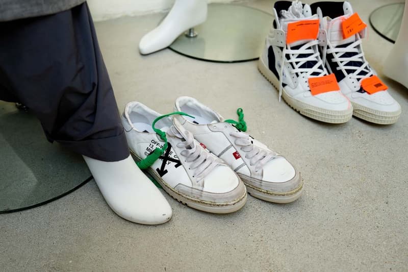 OFF-WHITE™ x Vans による初コラボフットウェアはパリにてお披露目