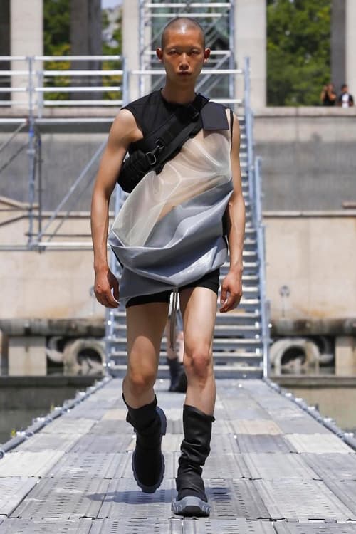 クラシックなゴシックの世界観が溢れる Rick Owens 2018年春夏コレクション