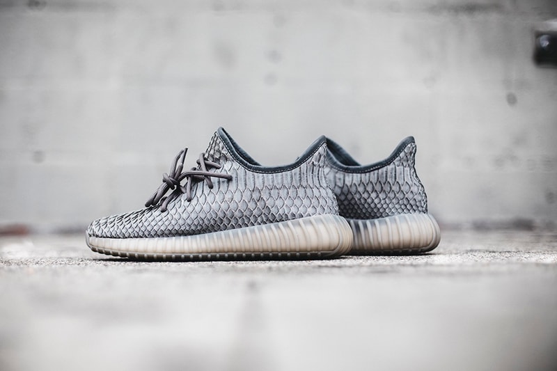 YEEZY BOOST 350 V2 エキゾチック shoe surgeon
