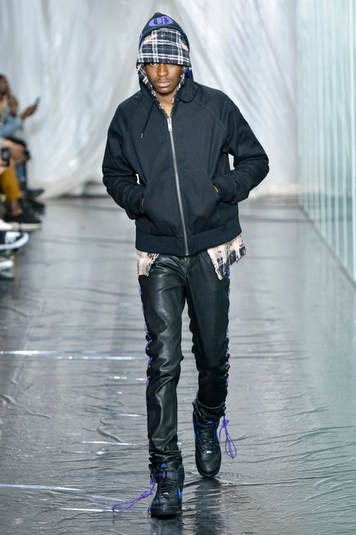 A$AP Bari のルーツであるハーレムにオマージュを捧げた VLONE 2018年春夏コレクション “Black History”をテーマに掲げた力強いデビューランウェイにはもちろんAir Force 1のコラボモデルも登場 ヴィーローン エイサップ バリ