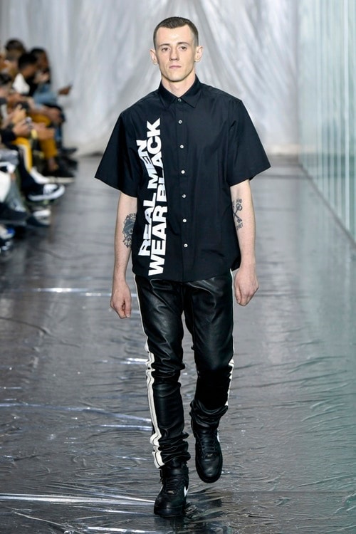 A$AP Bari のルーツであるハーレムにオマージュを捧げた VLONE 2018年春夏コレクション “Black History”をテーマに掲げた力強いデビューランウェイにはもちろんAir Force 1のコラボモデルも登場 ヴィーローン エイサップ バリ