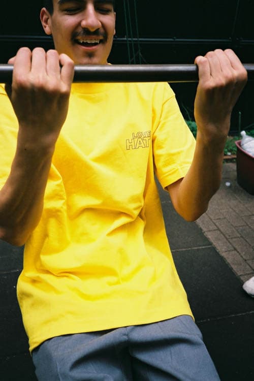 日本発の新鋭ストリートレーベル LOOPY HOTEL より2017年サマーコレクションのルックブックが到着 昨年春の始動にもかかわらず、すでに国外のストアでも展開される注目ブランドの最新コレクションは見逃し厳禁