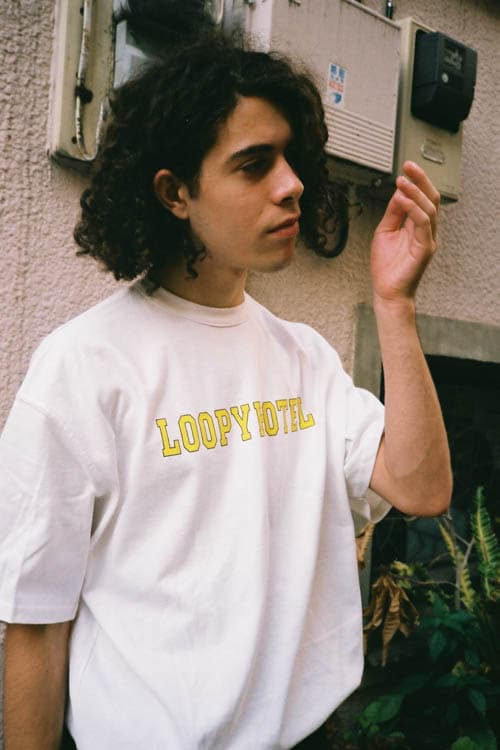 日本発の新鋭ストリートレーベル LOOPY HOTEL より2017年サマーコレクションのルックブックが到着 昨年春の始動にもかかわらず、すでに国外のストアでも展開される注目ブランドの最新コレクションは見逃し厳禁