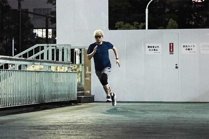 街を駆け抜ける世界のランナーたち