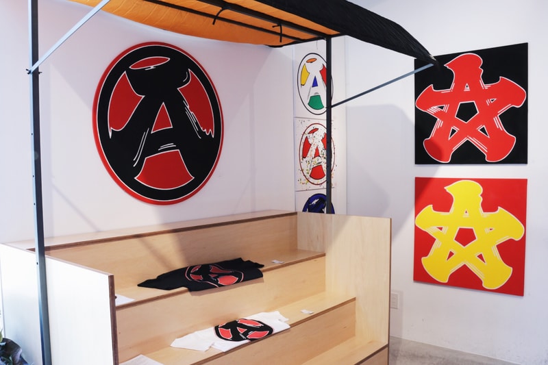 ストリートの重鎮たちも注目する Sneakerwolf Kanji-Graphy ART Exhibition “A” の内側を公開
