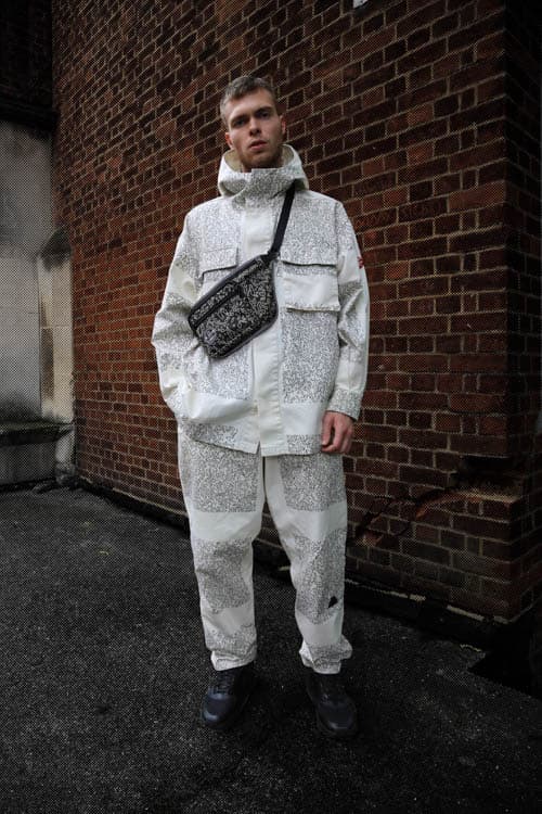 キーピースは〈C.E〉のデザイン哲学が落とし込まれたミリタリー＆スポーツウェア オールドスクールなスタイルを提案する C.E 2017年秋冬コレクション グラフィック アウター