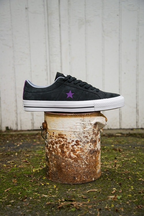 Converse と Dinosaur Jr. のスニーカーコラボが実現 コンバース ダイナソーJr. Star Pro Hi＆One Star Proがグランジ・オルタナティヴブームを牽引したロックバンドのキャンバスに