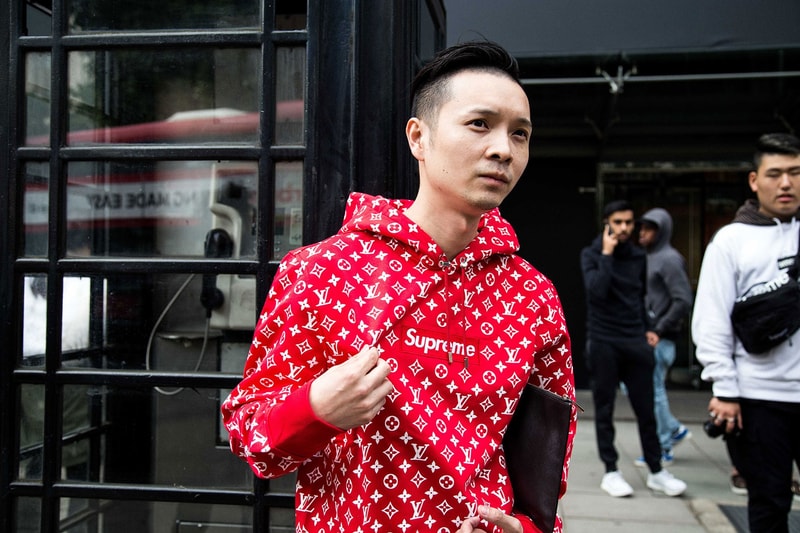 感度の高い紳士＆淑女たちの人気の中心はもちろん、〈Supreme〉を象徴するクラシックレッドのアパレル Supreme x Louis Vuitton のロンドンローンチをレポート シュプリーム ルイヴィトン