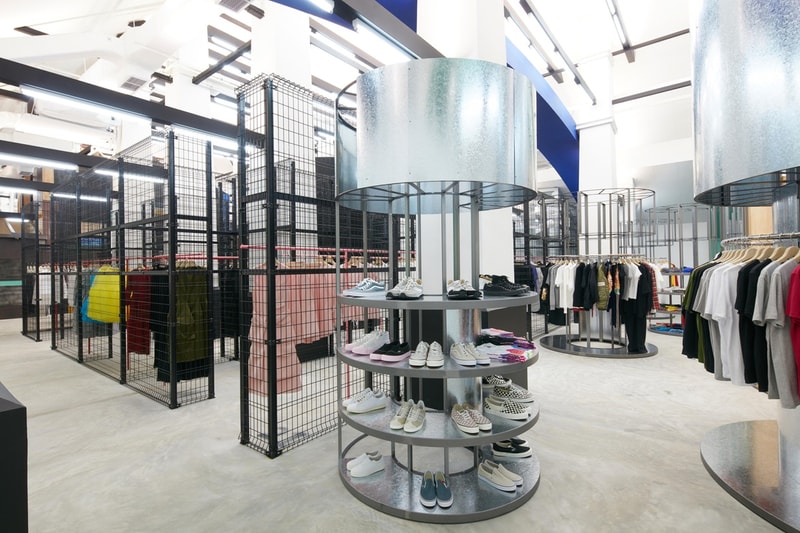 Dover Street Market Singapore の店内を早速チェック