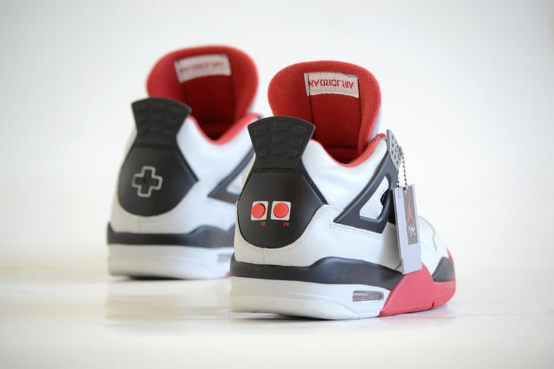 NES Classic Edition モチーフ カスタム Air Jordan 4