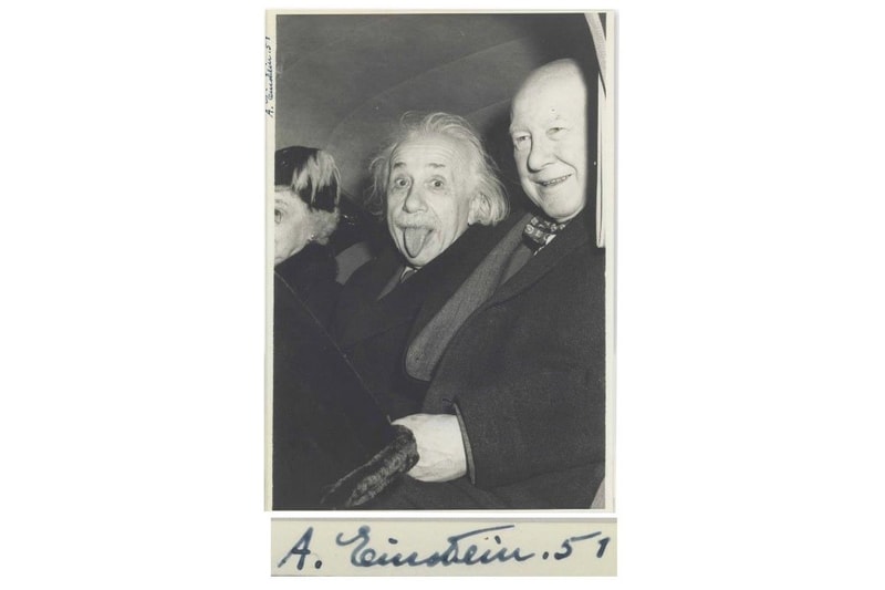 アインシュタインの舌を出した写真が1300万円超えでオークションにて落札 Albert Einstein Arthur Sasse photo picture Princeton Club signed tongue