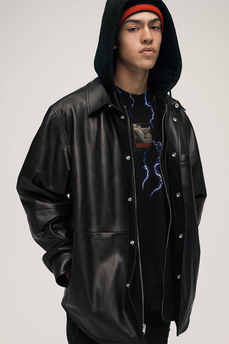 エッジの効いたストリートウェアがラインアップする Alexander Wang の2017年秋冬コレクション