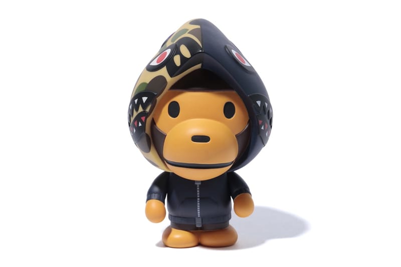 BAPE® と MEDICOM TOY のタッグよりシャークフーディを纏った BABY MILO® 新フィギュアが登場