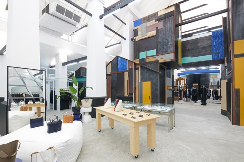 Dover Street Market Singapore の店内を早速チェック