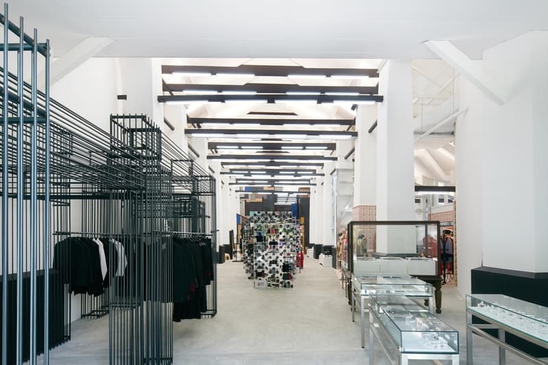 Dover Street Market Singapore の店内を早速チェック