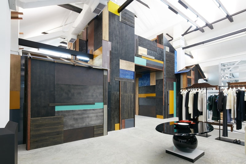 Dover Street Market Singapore の店内を早速チェック