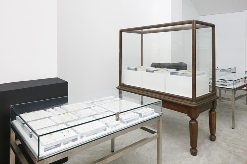 Dover Street Market Singapore の店内を早速チェック