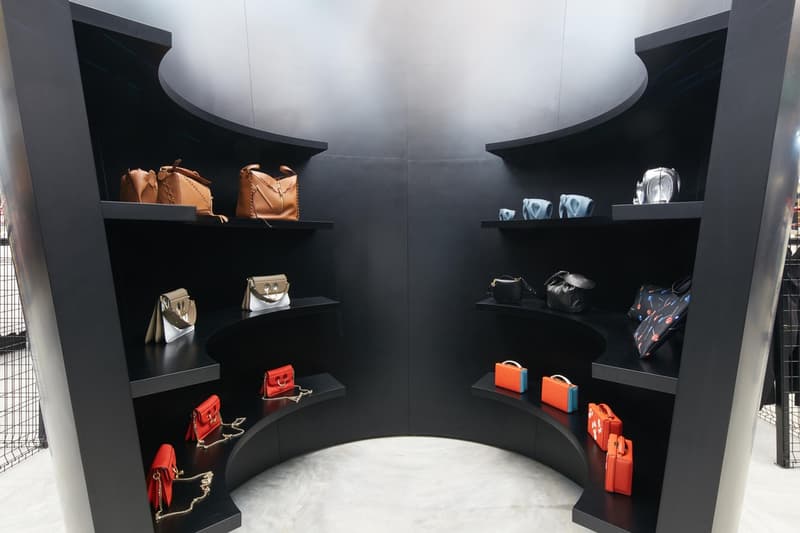 Dover Street Market Singapore の店内を早速チェック