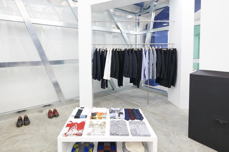 Dover Street Market Singapore の店内を早速チェック