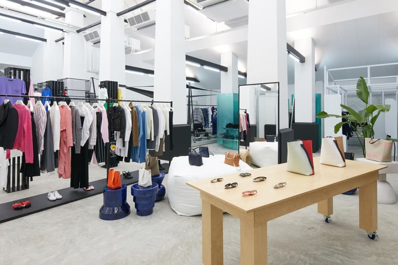 Dover Street Market Singapore の店内を早速チェック