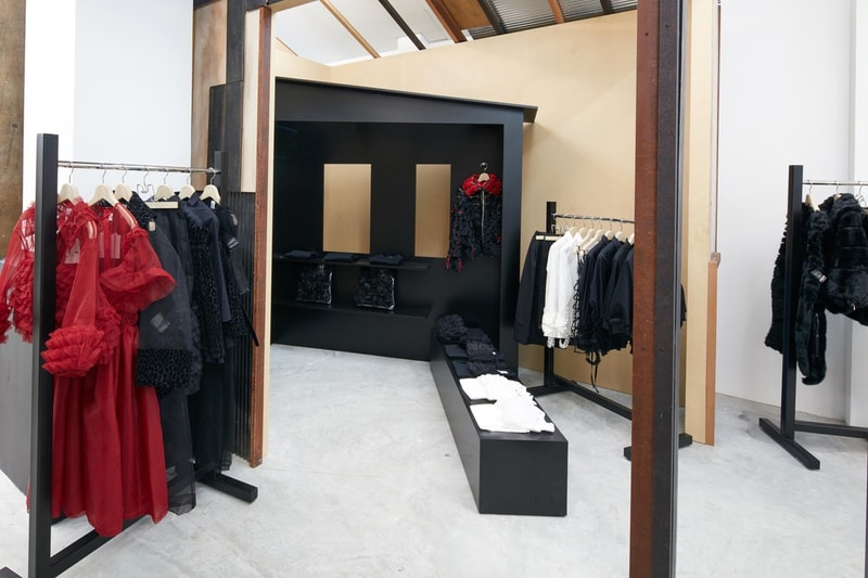 Dover Street Market Singapore の店内を早速チェック