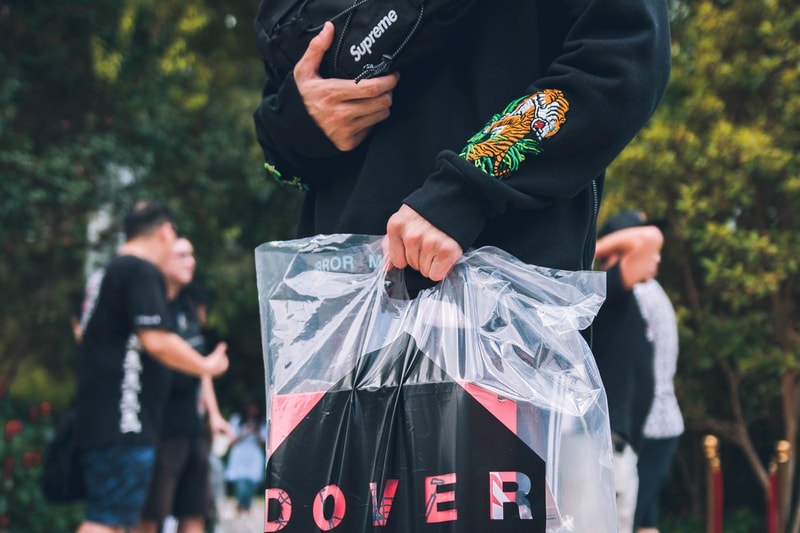 Dover Street Market Singapore  オープン初日 シンガポール ストリートヘッズ Nike Off-white Supreme