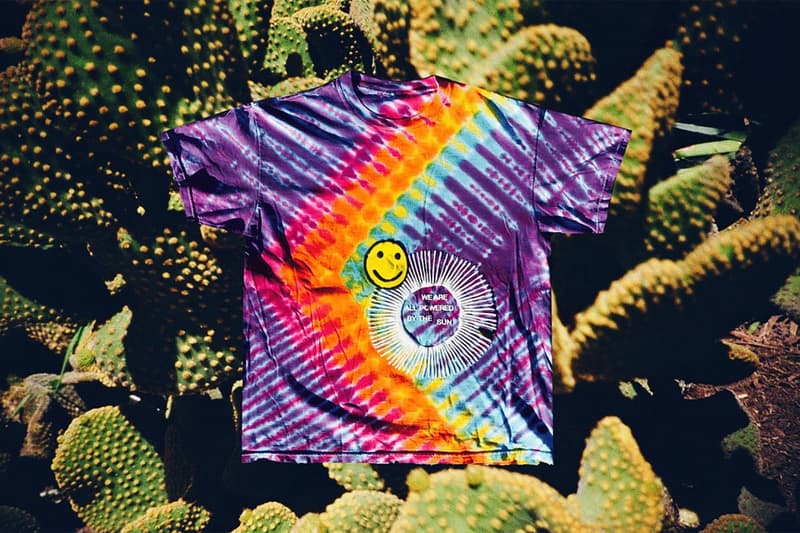 Cactus Plant Flea Market がスマイルパッチを配したカラフルなタイダイTシャツをリリース ビーチやフェスにぴったりのサイケデリックな仕上がり