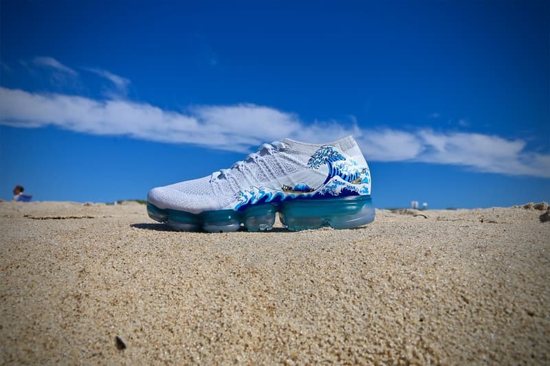 葛飾北斎風にカスタムされた Nike Air VaporMax
