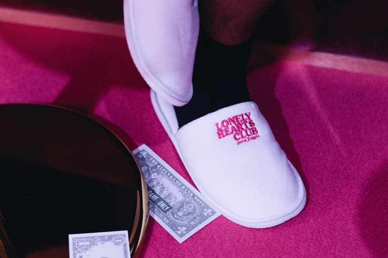 ストリップクラブをイメージしたムーディな店内と限定アイテムを『HYPEBEAST』が先行公開 Palm Angels の期間限定ポップアップストア “LONELY HEARTS CLUB” が青山にオープン