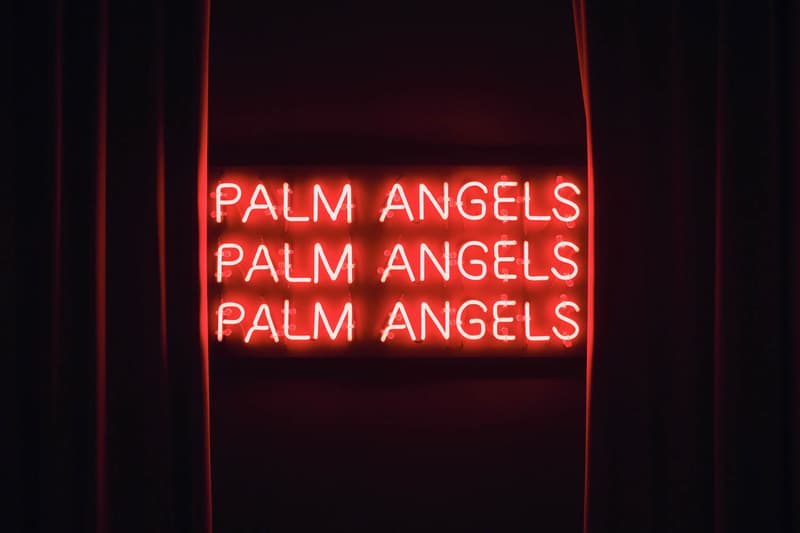 ストリップクラブをイメージしたムーディな店内と限定アイテムを『HYPEBEAST』が先行公開 Palm Angels の期間限定ポップアップストア “LONELY HEARTS CLUB” が青山にオープン