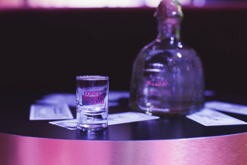 ストリップクラブをイメージしたムーディな店内と限定アイテムを『HYPEBEAST』が先行公開 Palm Angels の期間限定ポップアップストア “LONELY HEARTS CLUB” が青山にオープン