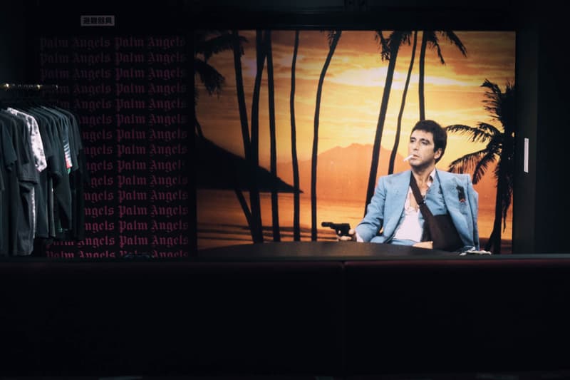 ストリップクラブをイメージしたムーディな店内と限定アイテムを『HYPEBEAST』が先行公開 Palm Angels の期間限定ポップアップストア “LONELY HEARTS CLUB” が青山にオープン