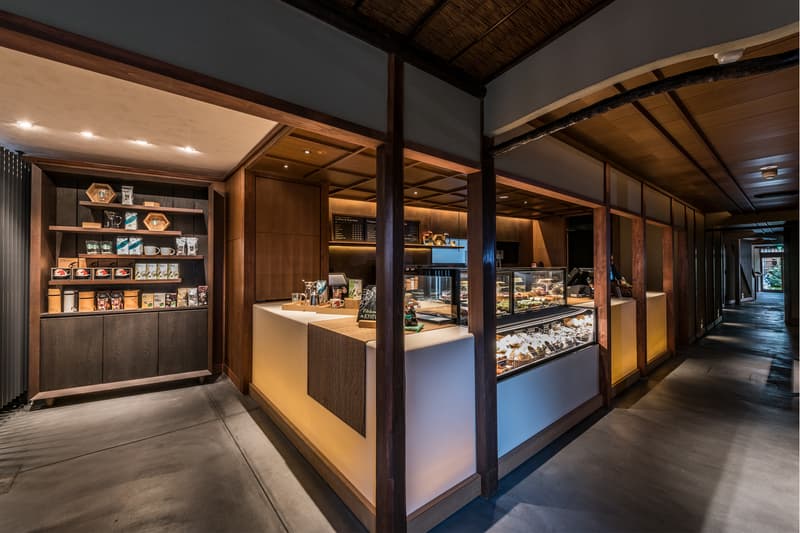 畳 コーヒー Starbucks 店舗 京都 スターバックス 二寧坂