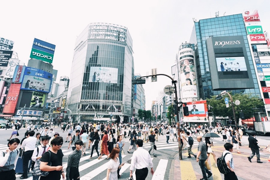 新レーベル F.C.L.S. 誕生に端を発した Suchmos の新章開幕とアートプロジェクトの全貌を解剖 東京の街にロゴをスプレーし、リアルとバーチャルの双方をSuchmosがジャック