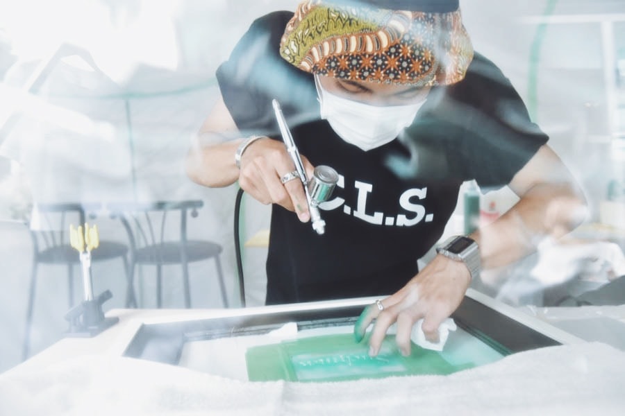 新レーベル F.C.L.S. 誕生に端を発した Suchmos の新章開幕とアートプロジェクトの全貌を解剖 東京の街にロゴをスプレーし、リアルとバーチャルの双方をSuchmosがジャック