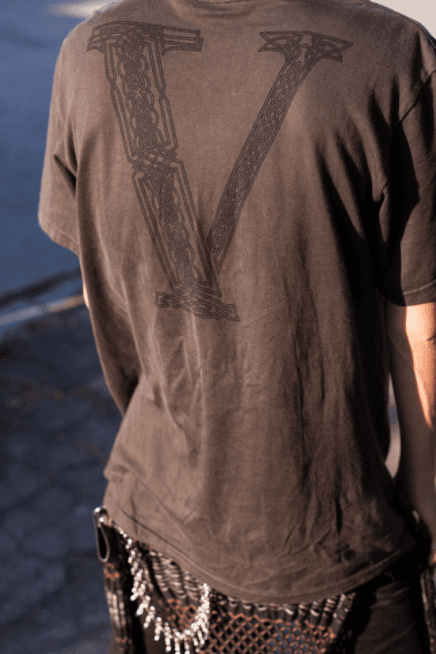 vlone の象徴 vロゴ のデザインソースは number n ine hypebeast jp