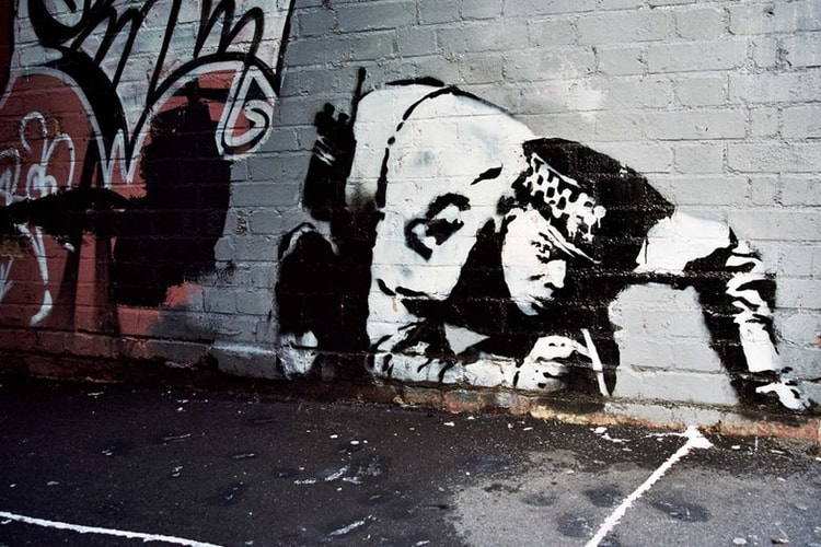 Banksy によるグラフィティアート “Snorting Copper” が10年の時を経て再発見される