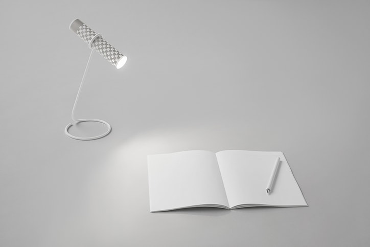 紙を丸めると光る懐中電灯 “PAPER TORCH” をチェック nendo ネンド ペーパートーチ LED