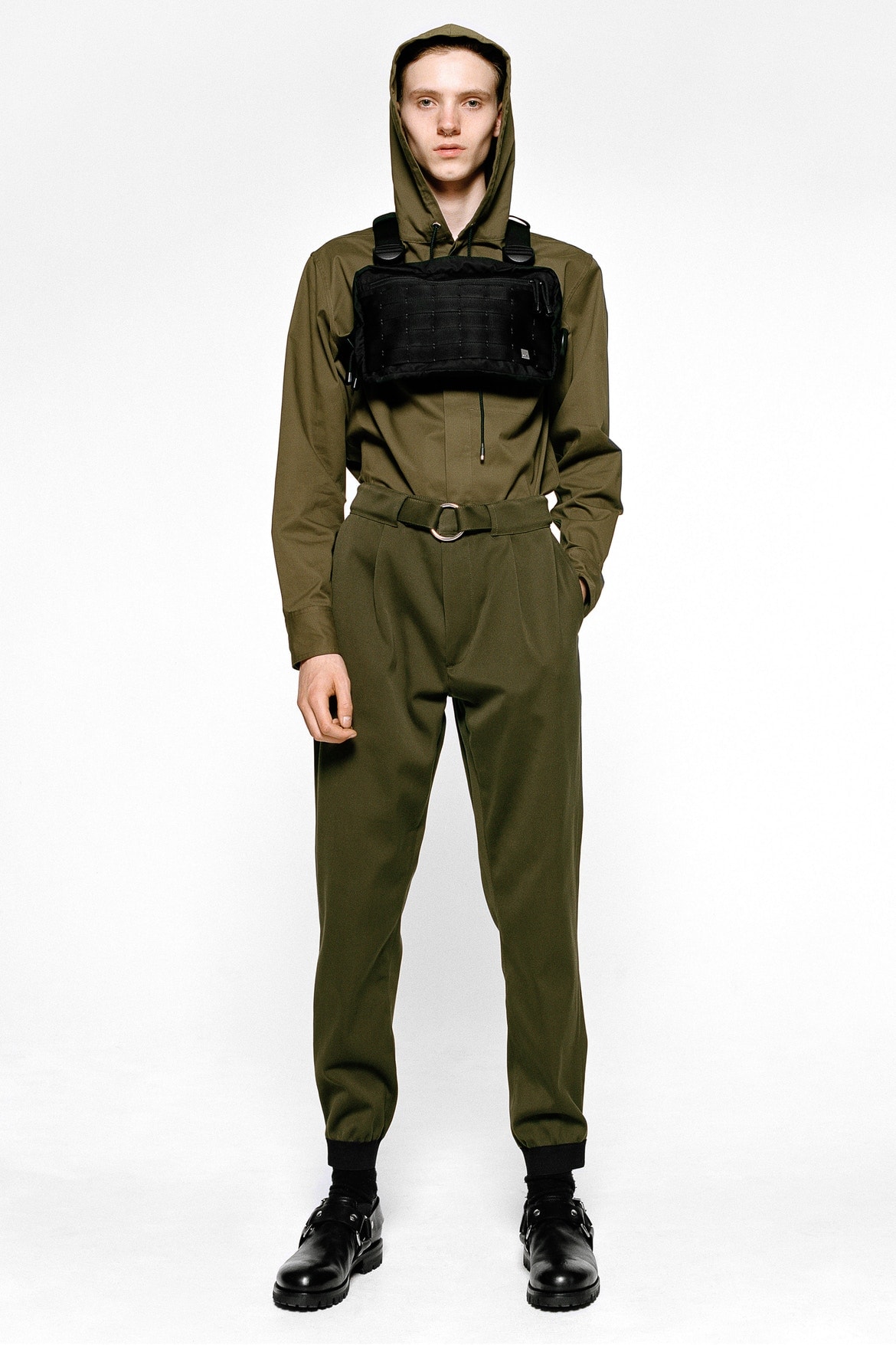 SMやミリタリーにインスパイアを受けた ALYX の初メンズコレクションがデビュー S&M military inspired mens collection debut