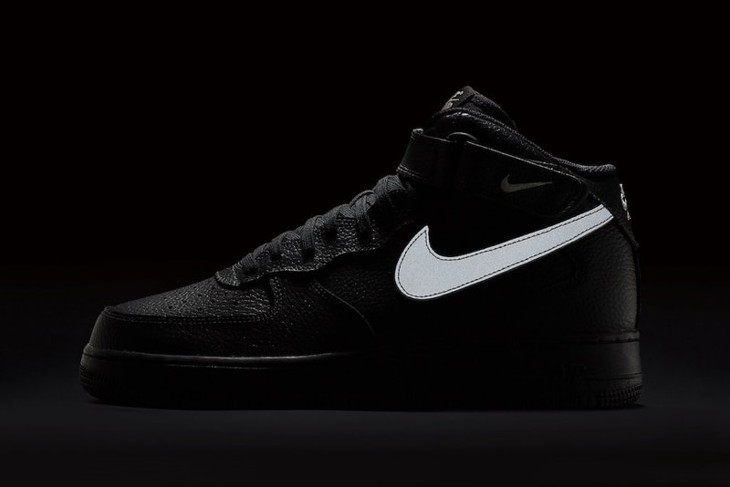 Nike Air Force 1 Mid から重量感のある新色 “Black/Sail” が登場 ブラック/ホワイトの間違いない逸足