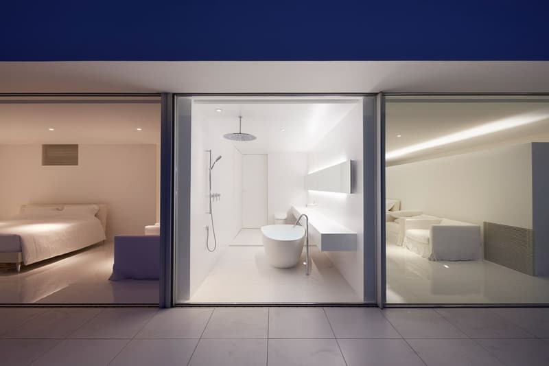 江ノ島 独り占め 究極 ミニマル 家 プール　海　空