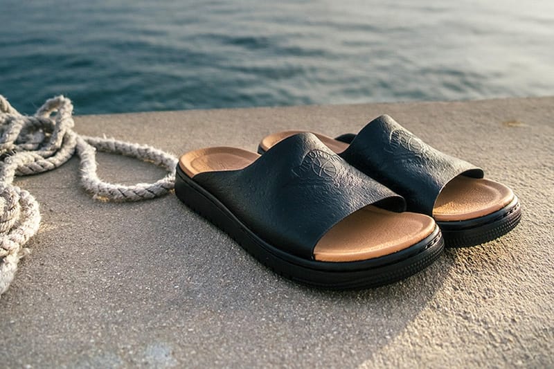 Air Jordan 1 のソールユニットをそのまま用いたラグジュアリーなスライドサンダルが登場