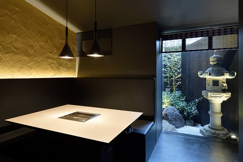 京都・四条烏丸にある名店『焼肉矢澤』の建築デザインをチェック 焼肉 四条 京都 矢澤 ミートヤザワ yakiniku kyoto yazawa 建築 空間デザイン geneto ジェネット 飲食店 デザイン