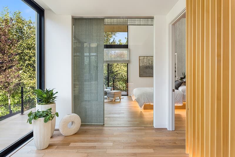 一級建築士・隈研吾がデザインした屋内外に生活空間のある家がオレゴン州ハッピーバレーに完成 house home resident oregon america happy valley portland architect