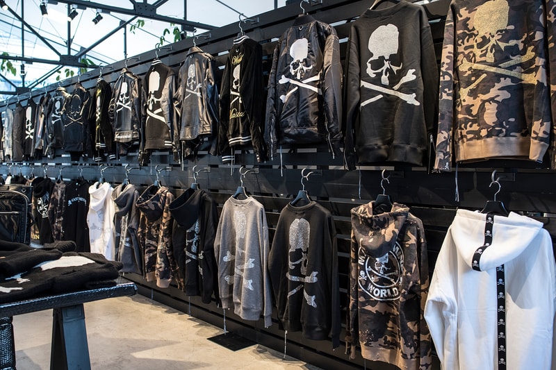 mastermind JAPAN & mastermind WORLD 2017年秋冬コレクション ポップアップの店内を初公開 1,500点のストックの中にはスワロフスキーを散りばめた約300万円のカシミヤコートも