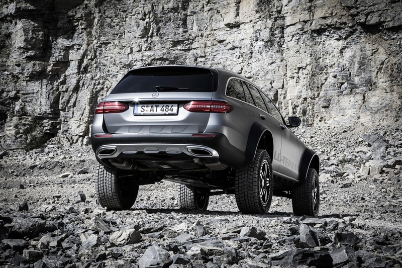 Mercedes-Benz がオフロード用ラグジュアリーワゴン E-Class All Terrain 4x4² を発表  最低地上高を標準モデルの約3倍となる420mmまで引き上げることに成功した「Mercedes」の技術的実験車両がベールを脱ぐ
