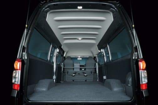 小型貨物車屈指の広さを誇る日産の新世代ビジネスバン NV350キャラバン  日々の業務において何かと重宝する日産の人気バンがアップグレード ブラウン ブラック シルバー ホワイト